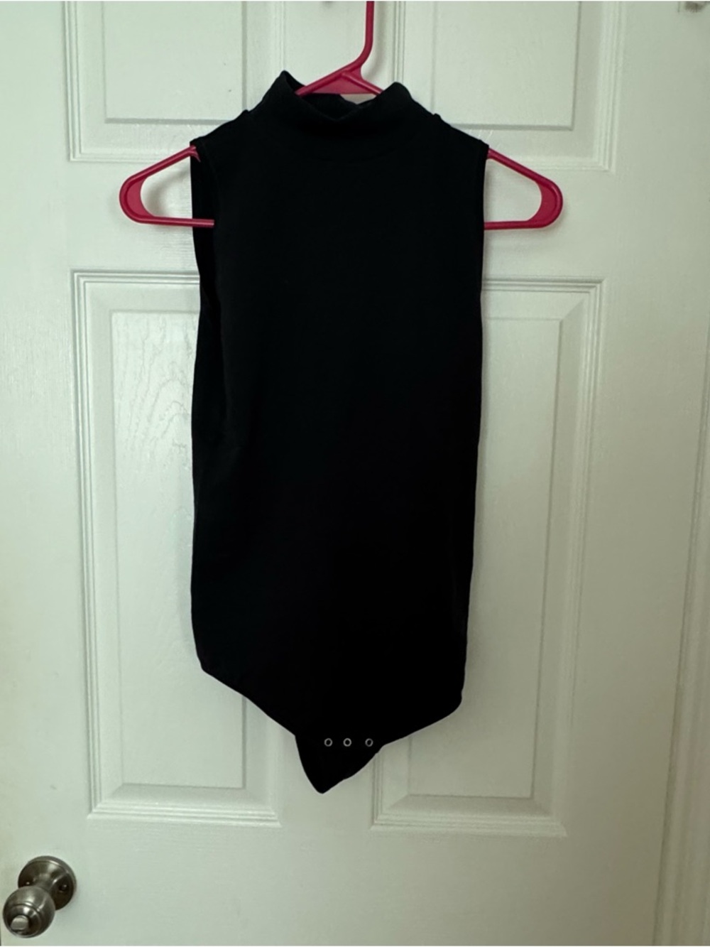 NWT Yummie Sleeveless Mock Neck Bodysuit - Black, size M/L